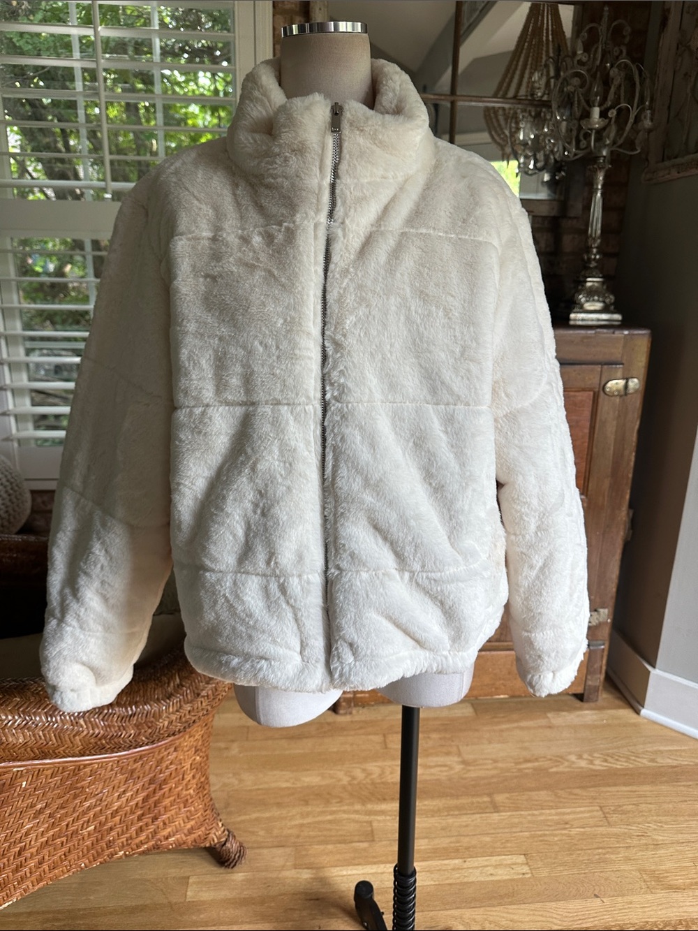 FASHION NOVA ELIZABETH FAUX FUR JACKET CREAM 2X NEW